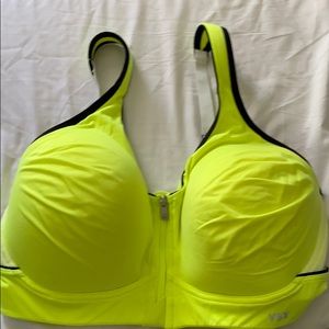 Victoria’s Secret front close sports bra